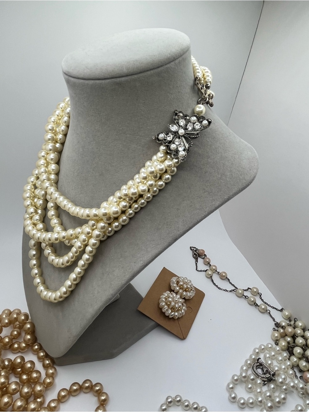 Bundle of Fashion Pearl Jewelry - Picture 7 of 14